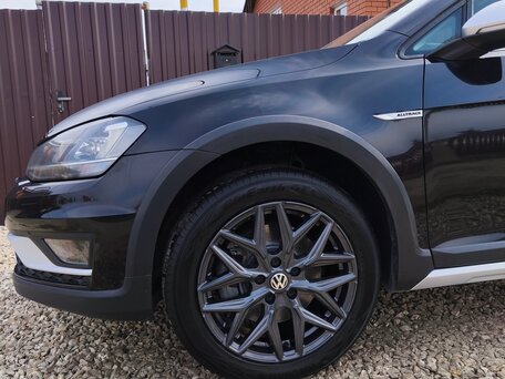 2017 Volkswagen Golf Alltrack VII, чёрный, 2100000 рублей, вид 2