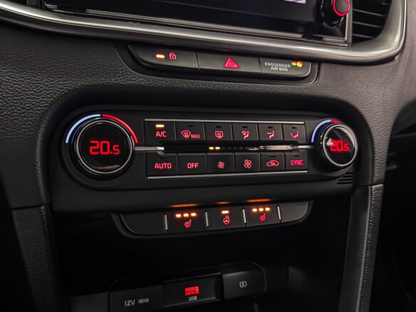 2021 Kia Ceed III Рестайлинг, серебристый, 1899000 рублей - вид 18