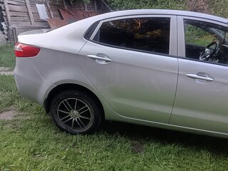 2013 Kia Rio III, серебристый, 750000 рублей, вид 5