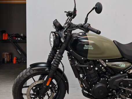 2026 Royal Enfield Guerrilla 450, зелёный, 559000 рублей, вид 2