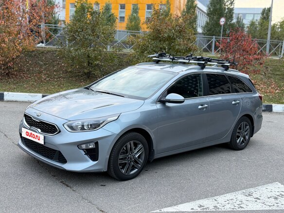 2019 Kia Ceed III, серебристый - вид 2