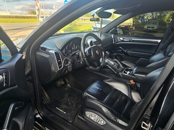 2010 Porsche Cayenne Diesel II (958), чёрный, 2000000 рублей - вид 5