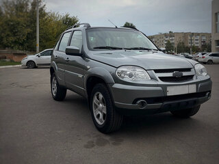 2012 Chevrolet Niva I Рестайлинг, серый, 750000 рублей, вид 1