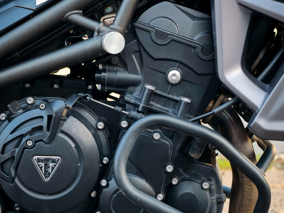 2015 Triumph Tiger 800, синий, 800000 рублей - вид 10