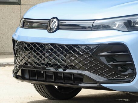 2026 Volkswagen Tiguan L Pro III (China Market), голубой, 4400000 рублей, вид 4