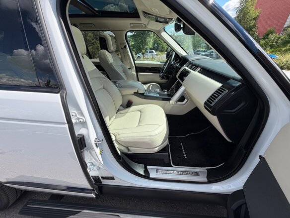 2019 Land Rover Range Rover IV Рестайлинг, белый, 6900000 рублей - вид 24