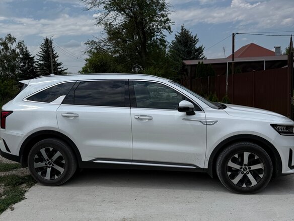 2023 Kia Sorento IV, белый, 4950000 рублей - вид 2