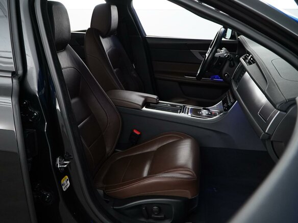 2016 Jaguar XF II, чёрный - вид 7