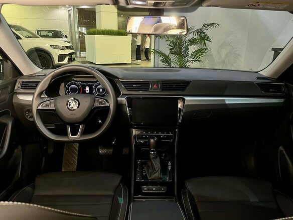 2025 Skoda Superb III Рестайлинг, чёрный, 3100000 рублей - вид 8