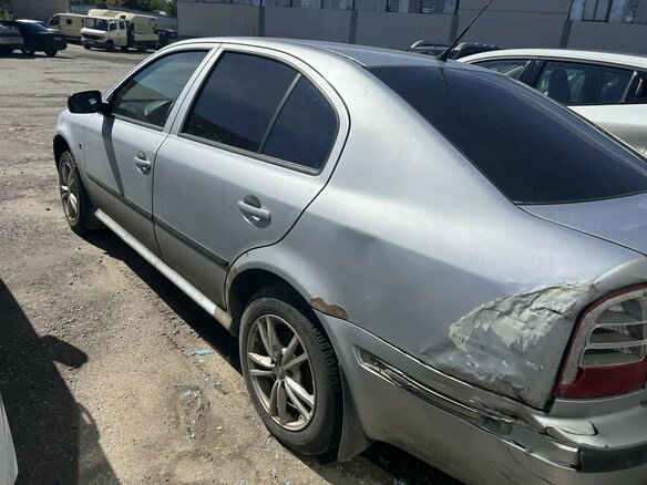 2010 Skoda Octavia I (A4) Рестайлинг, серебристый, 174000 рублей - вид 3