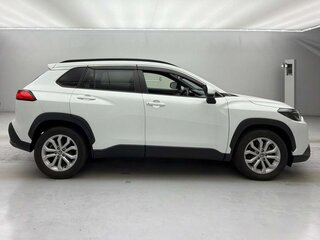 2022 Toyota Corolla Cross I, белый, 1760000 рублей, вид 3