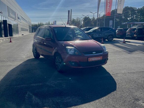 2008 Ford Fiesta Mk5, красный, 450000 рублей - вид 2