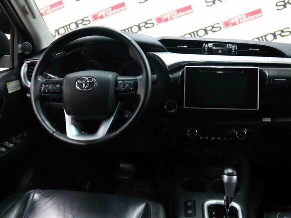 2017 Toyota Hilux VIII, чёрный, 2895950 рублей - вид 7