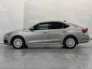 2021 Skoda Octavia IV (A8), коричневый, 2550000 рублей, вид 2