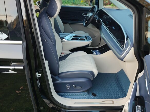 2022 Maxus G90, чёрный, 5100000 рублей - вид 9