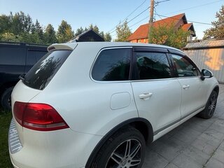 2011 Volkswagen Touareg II, белый, 1600000 рублей, вид 5