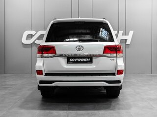 2016 Toyota Land Cruiser 200 Series Рестайлинг 2, белый, 5250000 рублей, вид 4