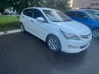 2015 Hyundai Solaris I Рестайлинг, белый, 680000 рублей, вид 2