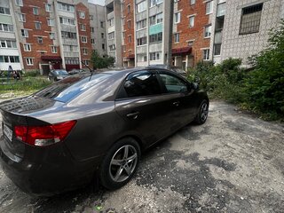 2013 Kia Cerato 6-speed II, бежевый, 680000 рублей, вид 4
