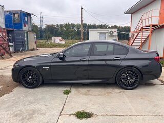 2014 BMW 5 серии M550d xDrive VI (F10/F11/F07) Рестайлинг, чёрный, 3000000 рублей, вид 4