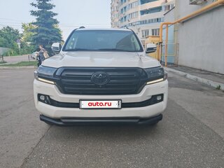 2017 Toyota Land Cruiser 200 Series Рестайлинг 2, белый, 5015000 рублей, вид 4