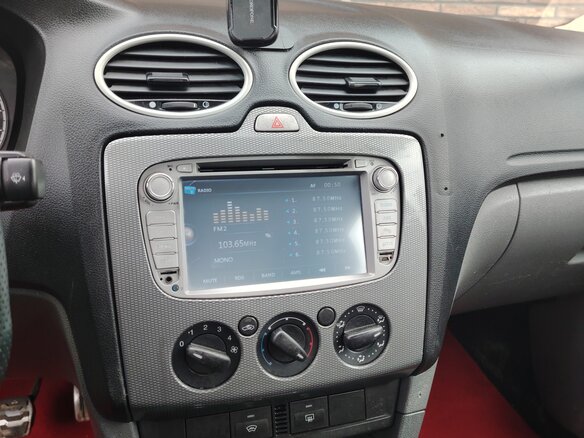2008 Ford Focus II Рестайлинг, серебристый, 380000 рублей - вид 12