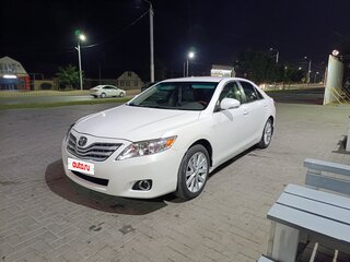 2010 Toyota Camry VI (XV40) Рестайлинг, белый, 900000 рублей, вид 1