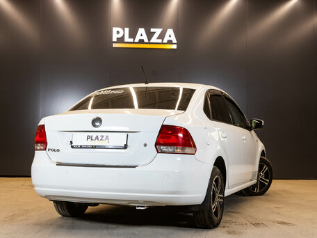 2014 Volkswagen Polo V, белый, 985000 рублей, вид 4