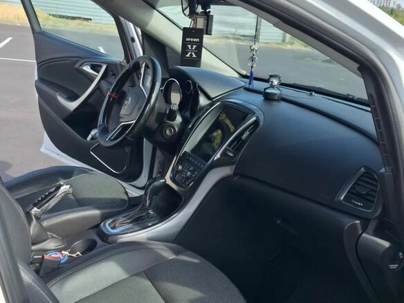 2011 Opel Astra J, белый - вид 6