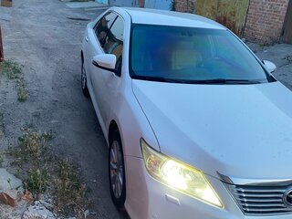 2012 Toyota Camry VII (XV50), белый, 1700000 рублей, вид 2