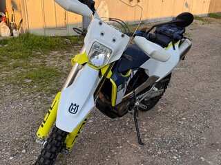 2023 Husqvarna 701 Enduro, белый, 1200000 рублей, вид 2