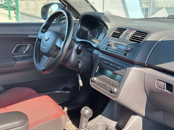 2012 Skoda Fabia II Рестайлинг, белый, 745000 рублей - вид 11