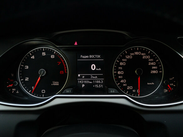 2012 Audi A4 IV (B8) Рестайлинг, белый, 1300000 рублей - вид 18