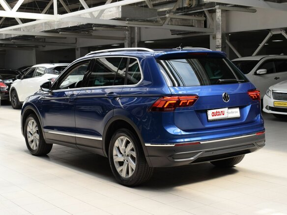 2021 Volkswagen Tiguan II Рестайлинг, синий, 2390000 рублей - вид 4