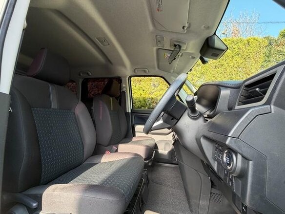 2023 Toyota Roomy I Рестайлинг, белый, 932000 рублей - вид 6