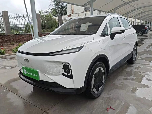 2023 Geely Geometry E 39.4 kWh, белый, 1070700 рублей