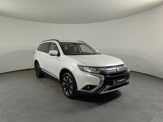 2022 Mitsubishi Outlander III Рестайлинг 3, белый, 1739000 рублей, вид 3