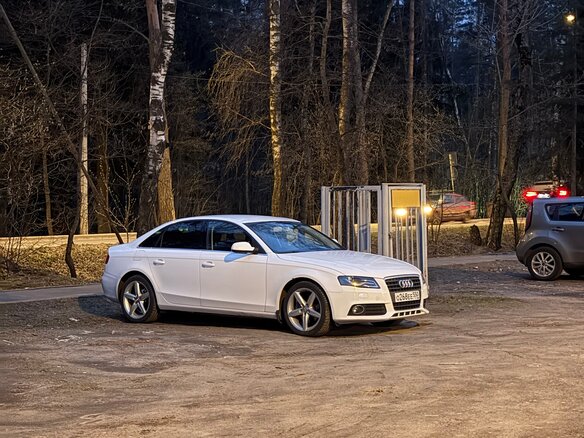 2009 Audi A4 IV (B8), белый - вид 4