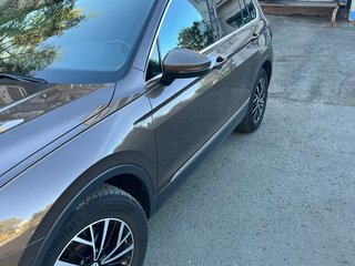 2018 Volkswagen Tiguan II, коричневый, 2050000 рублей, вид 2