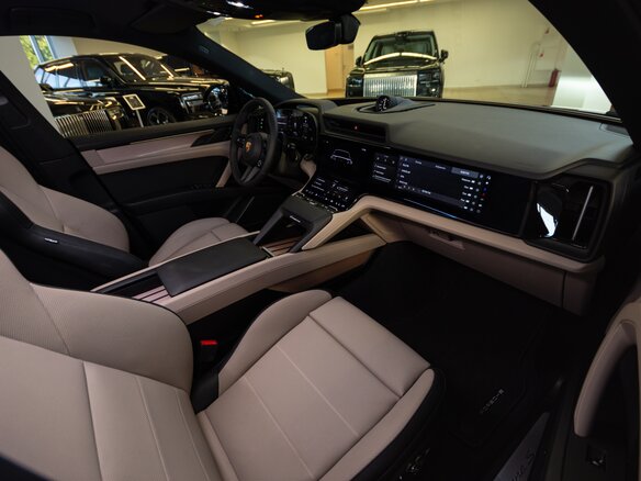 2026 Porsche Cayenne S Electric Coupé IV, чёрный, 28600000 рублей - вид 13