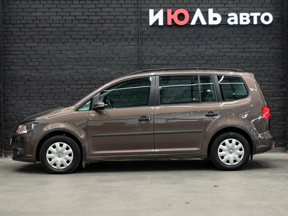 2012 Volkswagen Touran I Рестайлинг 2, коричневый, 1100000 рублей - вид 8