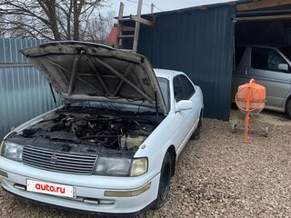 1992 Toyota Crown IX (S140), белый, 330000 рублей, вид 3