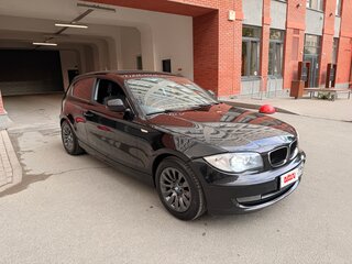 2011 BMW 1 серии 116i I (E81/E82/E87/E88) Рестайлинг, чёрный, 990000 рублей, вид 4
