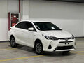 2022 Toyota Yaris IV, белый - вид 2