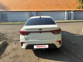 2017 Kia Rio IV, белый, 1400000 рублей, вид 5