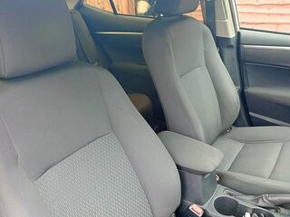 2018 Toyota Corolla XI (E160, E170, E180) Рестайлинг 1, белый, 1550000 рублей, вид 5