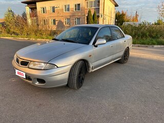 1998 Mitsubishi Carisma I, серебристый, 110000 рублей, вид 1