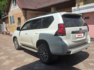 2017 Toyota Land Cruiser Prado 150 Series Рестайлинг 2, белый, 4000000 рублей, вид 2
