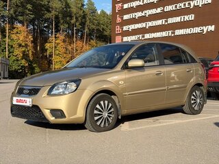 2010 Kia Rio II Рестайлинг, бежевый, 550000 рублей, вид 2