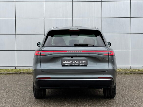 2026 Geely EX5 Гибрид EM-i, серый, 3974990 рублей - вид 6